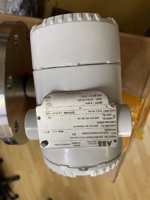 Transmisor de presión diferencial ABB 266DRH.F.S.S.B.4.B.1.V1.E1.L1.I2.C1.H3 con sello de diafragma para montaje con transmisión remota