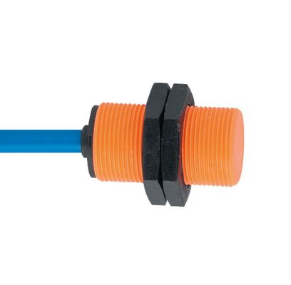 Sensor NAMUR inductivo de IFM NG5003 M18x1 de montaje por chorro