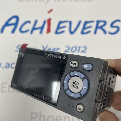 Indicador digital industrial de alto rendimiento YOKOGAWA UM33A-000-11LP