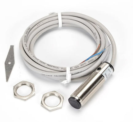 SICK VTF18-4N1212 Sensores fotoeléctricos cilíndricos de 18 mm x 18 mm x 63,6 mm