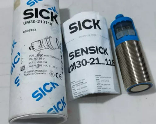 SICK UM30-213118 Sensores de distancia ultrasónicos UM30 Tamaño de hilo M30 X 1.5