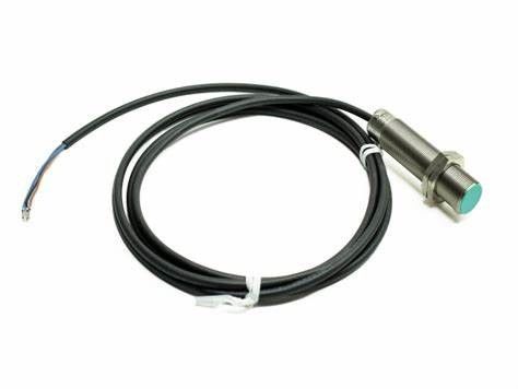 Sensor capacitivo de 8 mm para detección precisa