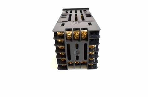 Control de límite de temperatura, entrada universal, 1/16-DIN, salida de relé