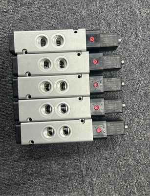 Norgren V60... V63 Serie V62C513A-A218J Válvula de solenoide piloto con 10-30 VDC de tensión de funcionamiento y 8 entradas digitales
