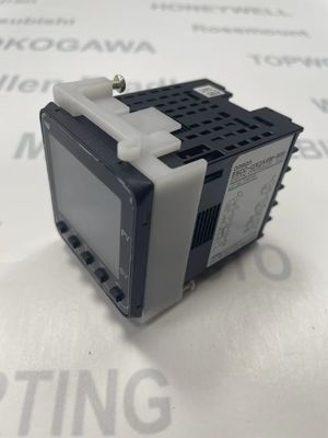 Omron E5CC-QX2A M-800 Panel montado controlador de temperatura PID con 16 salidas digitales 0,4 kg