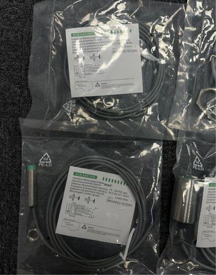 Siemens 3RG4014-0CD00 Interruptor de inducción con protección contra la entrada IP66/67 y un alcance máximo de medición de 1300 mbar 522 inH2O