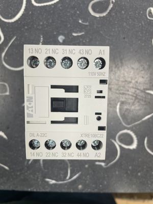 Relé de control IEC Eaton XTRE10BC22, longitud del cable de 2,5 m, diseño de cable de 4 x 0,17 mm2 para un control preciso