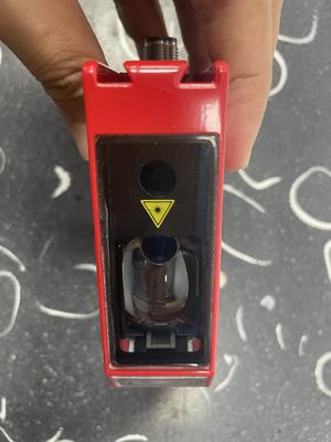 Leuze ODSL 96B M/C66-S12 Sensor óptico de distancia para la medición precisa de la distancia