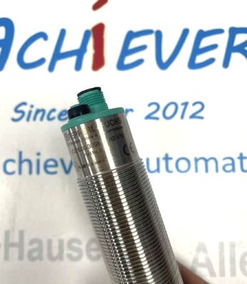 El sensor de ultrasonido de Pepperl+Fuchs UCC1000-30GM-IUR2-V15