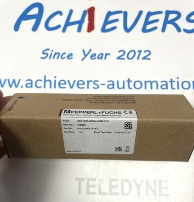 El sensor de ultrasonido de Pepperl+Fuchs UCC1000-30GM-IUR2-V15