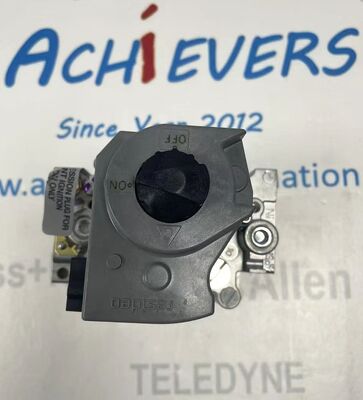 Válvula de control de gas de encendido electrónico universal de Honeywell VR8245M2530