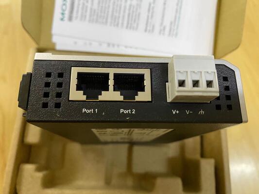 Módulo de E/S remoto Ethernet MOXA ioLogik E1240