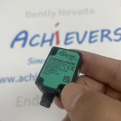 Sensor ultrasónico de detección directa  UB100-F77-E2-V31