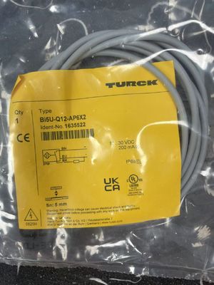 Sensor de proximidad de bloque inductivo Turck NI40U-CP40-VP4X2 para una instalación precisa sin descarga